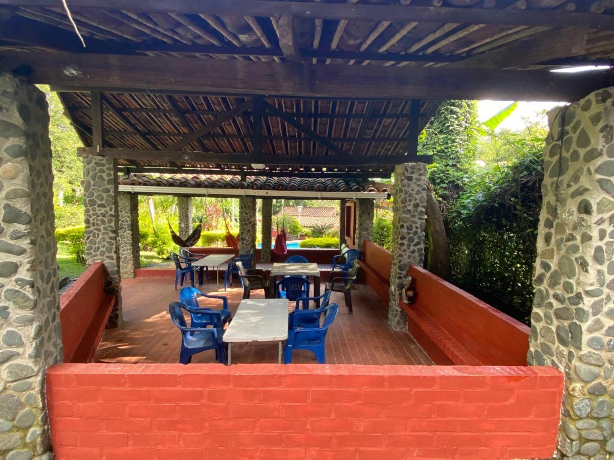 Villa Del Rio Farm River