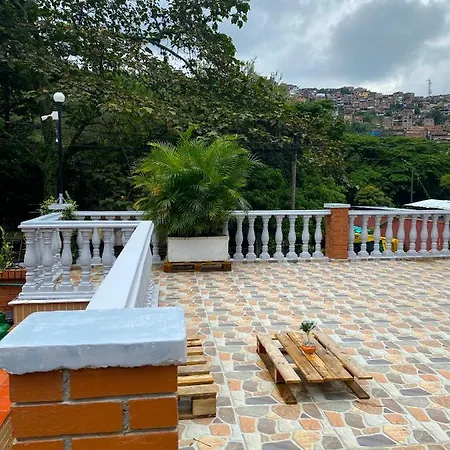 Finca Villa Chalet Del Rio Cali Farm Villa Chalet Cali River Exterior photo