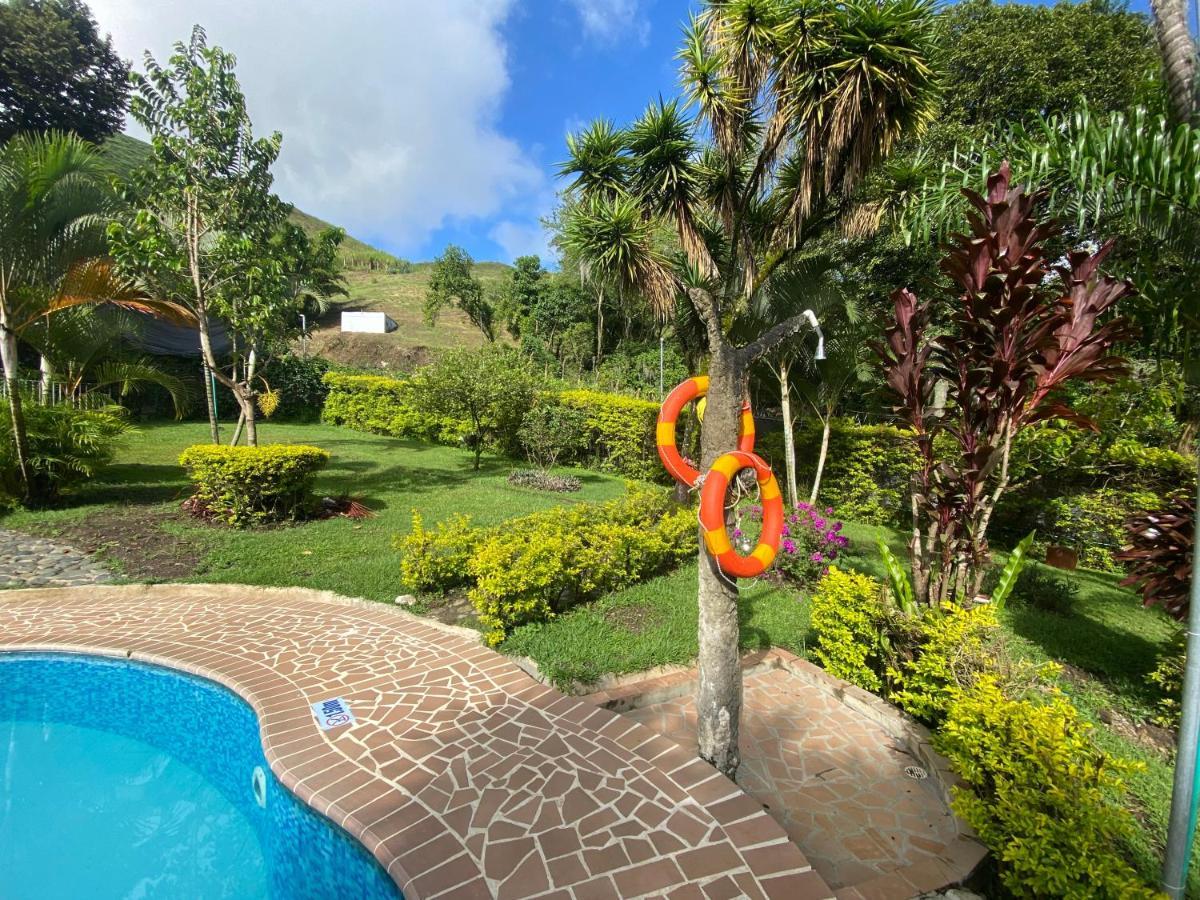 Del Rio Farm River Villa *