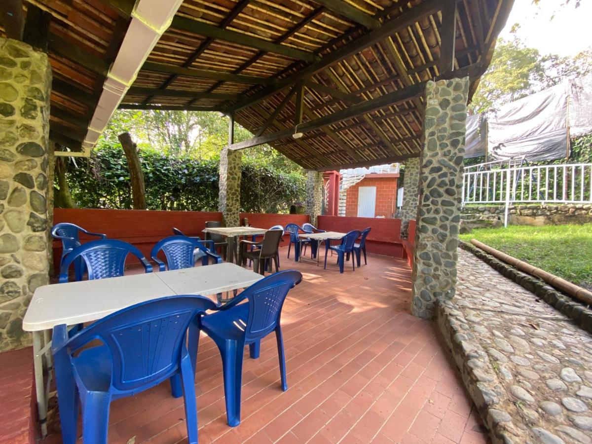 Del Rio Farm River Villa Cali